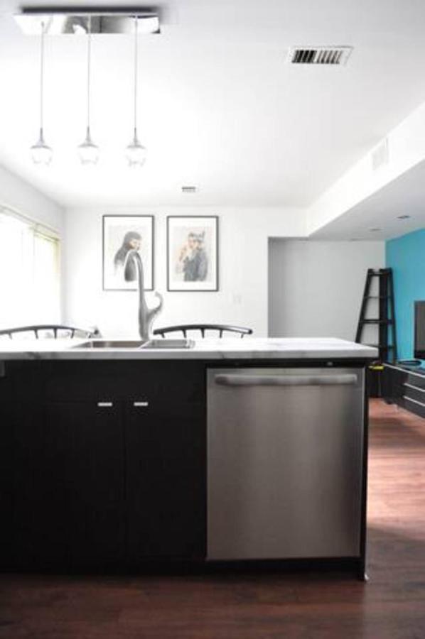 Cozy 1 Bd Suite Centrally Located North Vancouver Ngoại thất bức ảnh