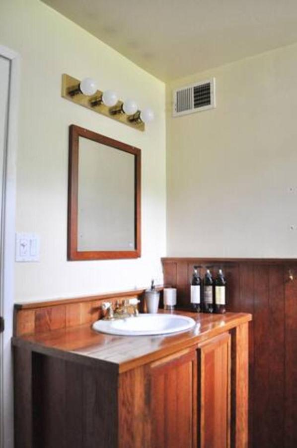 Cozy 1 Bd Suite Centrally Located North Vancouver Ngoại thất bức ảnh
