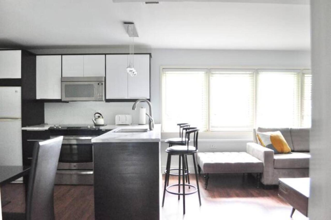 Cozy 1 Bd Suite Centrally Located North Vancouver Ngoại thất bức ảnh